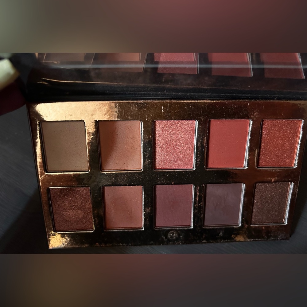 Glamour Eyeshadow Palette with Warm Tones